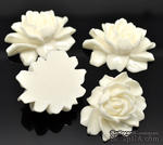 Кабошон &quot;Цветок&quot;, цвет белый, размер 46х36 мм, 1 шт. - ScrapUA.com